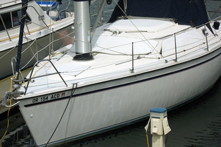 La Guardia Costera de los Estados Unidos no recomienda llevar a un bebé a bordo de un barco hasta que no pese por lo menos 18 libras (8.16 kg).