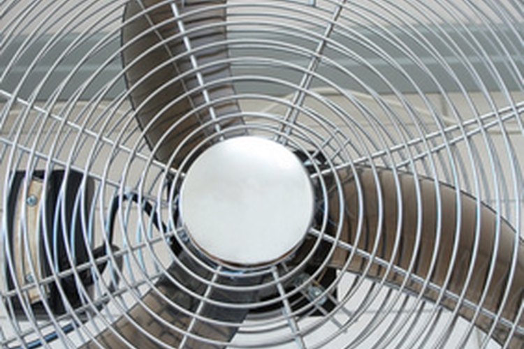 Los ventiladores de niebla pueden bajar la temperatura alrededor de éste en varios grados.