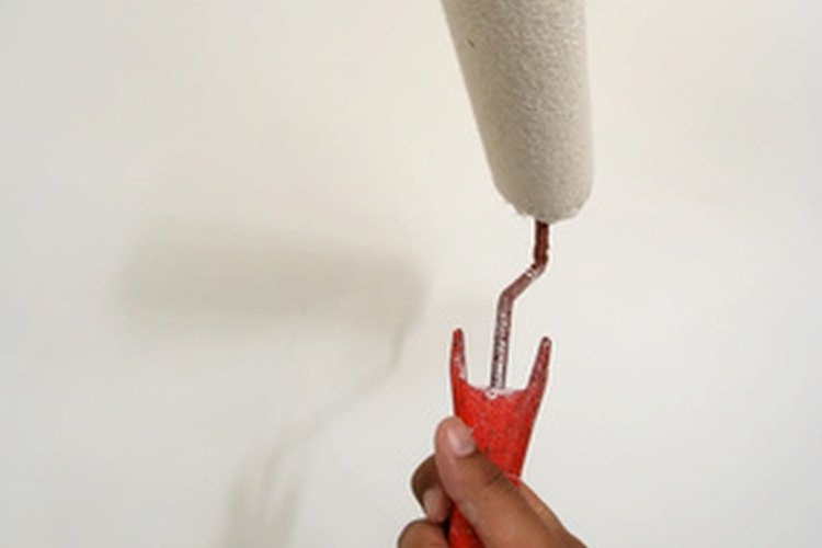 Prepara la pared nueva con cuidado antes de pintarla.