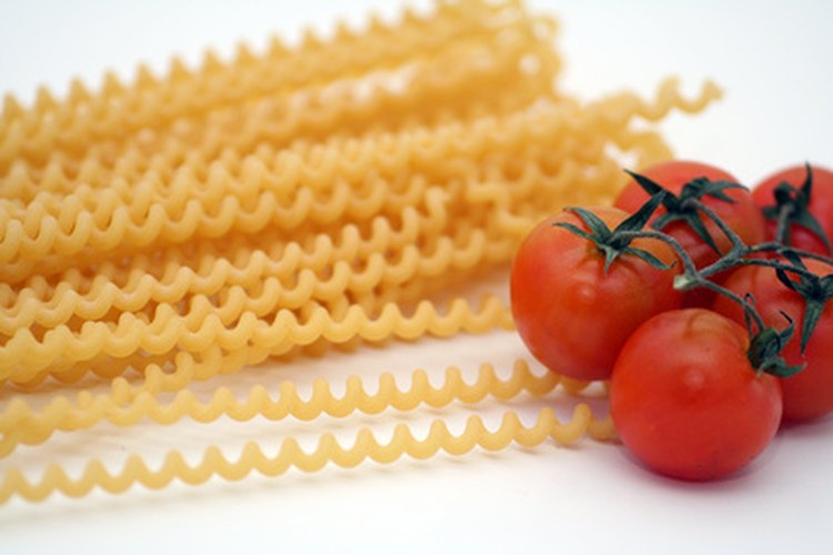 La sémola es usada en pastas duras cortas, mientras que la harina de trigo duro hace excelentes productos de fideos.