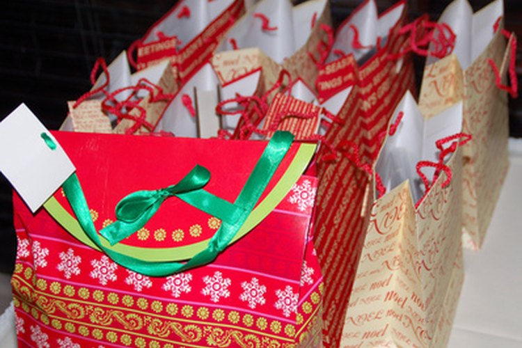 Elige regalos unisex para los intercambios de regalos.