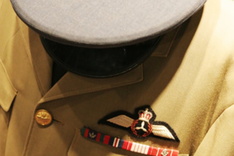 Sigue estos pasos para unirte a la Fuerza Aérea.