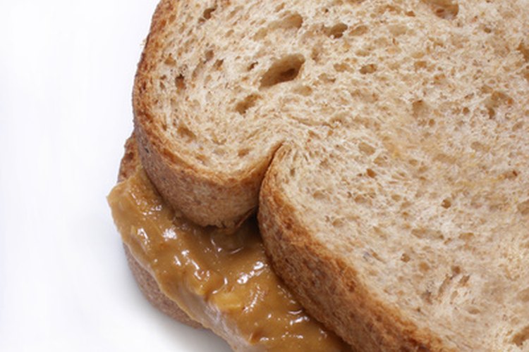 Un sándwich de mantequilla de maní es un clásico estadounidense.