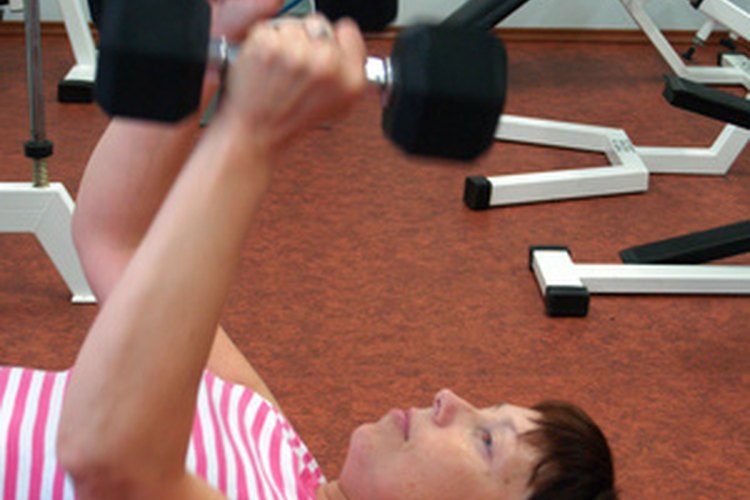 Los entrenadores personales trabajan en los gimnasios, hospitales y como instructores privados.