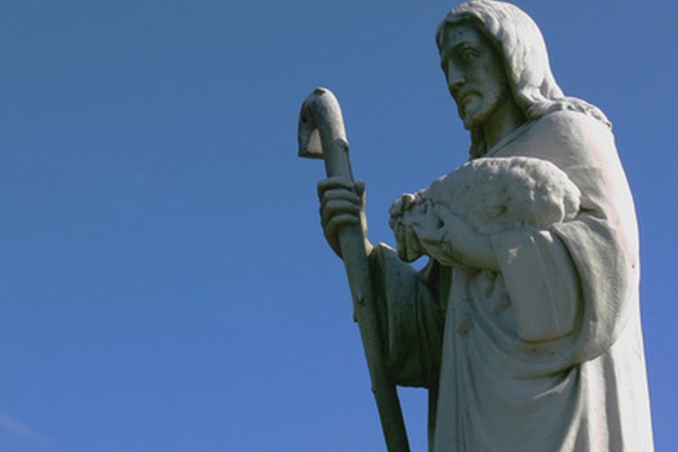 Esta estatua de cemento está hecha con polvo de mármol y cemento.