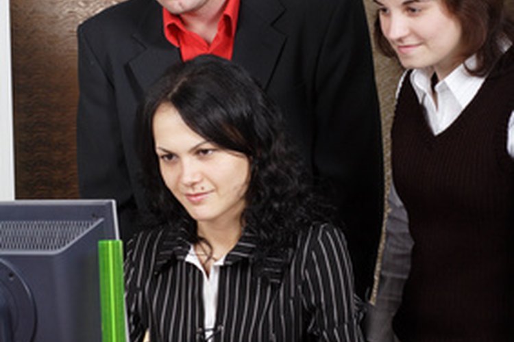 Los rompehielos fomentan a los empleados a trabajar juntos.