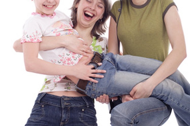 Los adolescentes disfrutan jugar juegos que los desafíen con otros en competición.