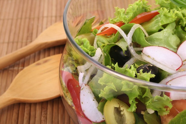 Acompaña tu comida con una ensalada recién hecha.