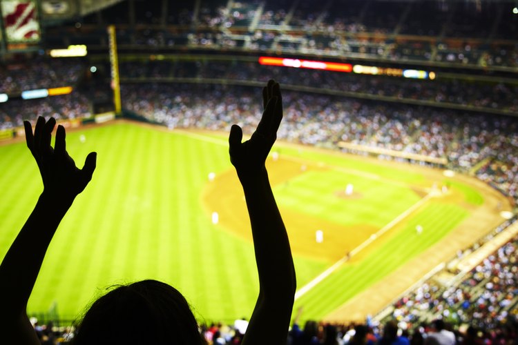 Ten en cuenta que no todos los destinatarios de la carta serán fanáticos del deporte.