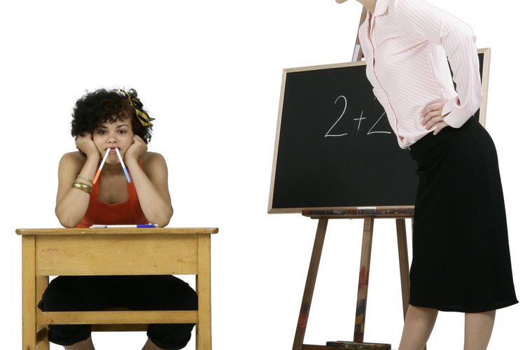 La intervención de los padres es necesaria cuando un adolescente tiene problemas en la escuela.