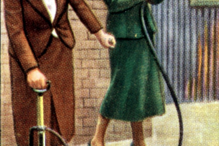 La depresión hizo que la moda de alta gama fuera más accesible a todas las clases y como resultado de esto la década de 1930 se hizo conocida por su estilo elegante y sofisticado.