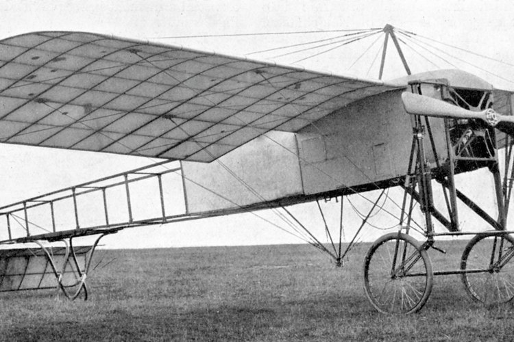 Los aeroplanos antiguos usaban un fuselaje de armadura soldada con un forro de tela.