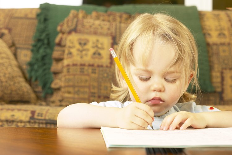 Aprender a escribir su nombre lleva tiempo y práctica.