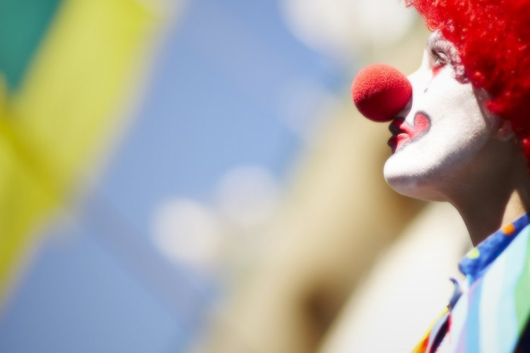 Una broma divertida es convertir a tu amigo en un payaso.