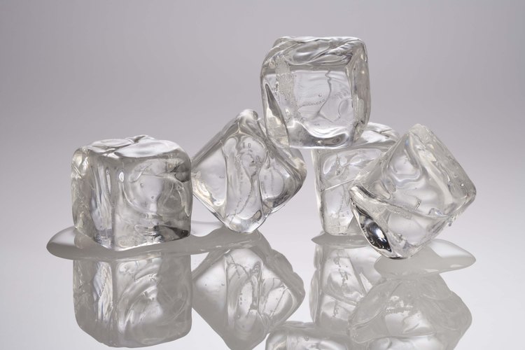 Usar la máquina de hielo frecuentemente ayuda a mantener la producción de hielo.