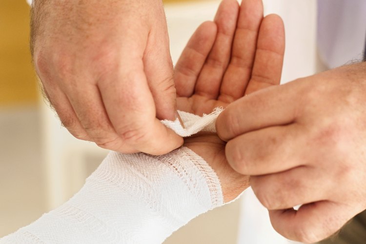 Los servicios médicos son parte de los proyectos humanitarios que pueden contribuir a la misión de buena voluntad de las organizaciones no gubernamentales.