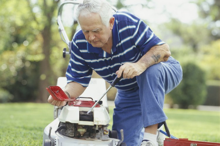 En motores más pequeños, como en podadoras de césped o generadores, se utilizan estos interruptores para detener el motor y evitar daños a la maquinaria.