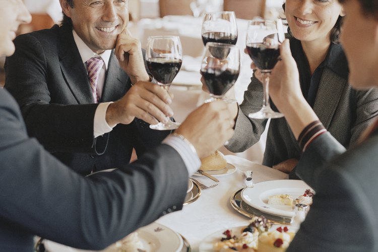 No uses nada que sobresalga en una cena de negocios.