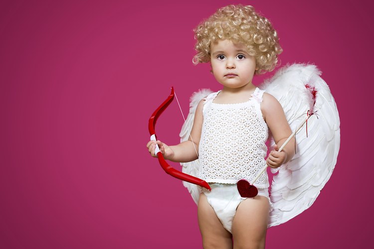 Cuando llega San Valentín y el amor está presente en todos lados, puede ser doloroso estar lejos de tu media naranja.