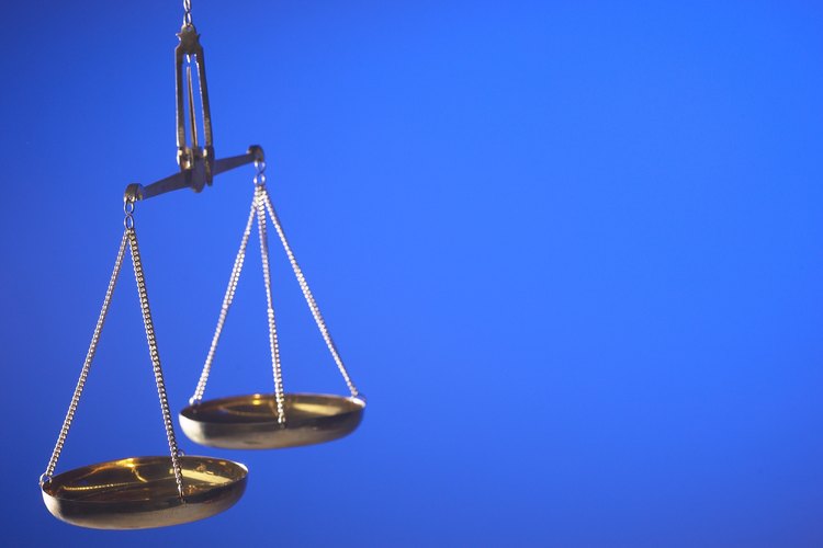 Que los individuos deban ser tratados con equidad es un ejemplo de creencia moral.