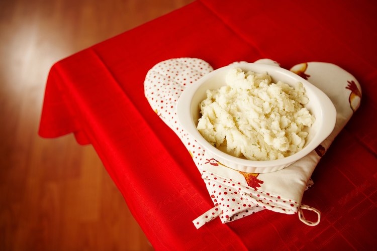 El puré de papas a menudo asume un prominente lugar en la mesa.