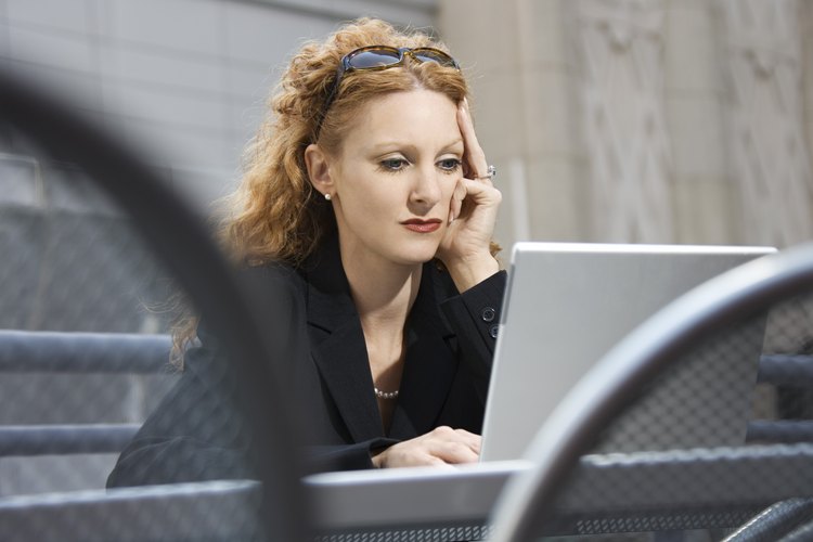 Busca en Internet las oportunidades de trabajo que se ajusten a tu perfil.