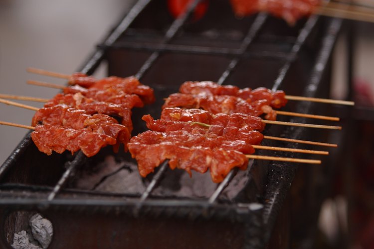 Asar alimentos a la parrilla es una gran manera de preparar tus comidas.
