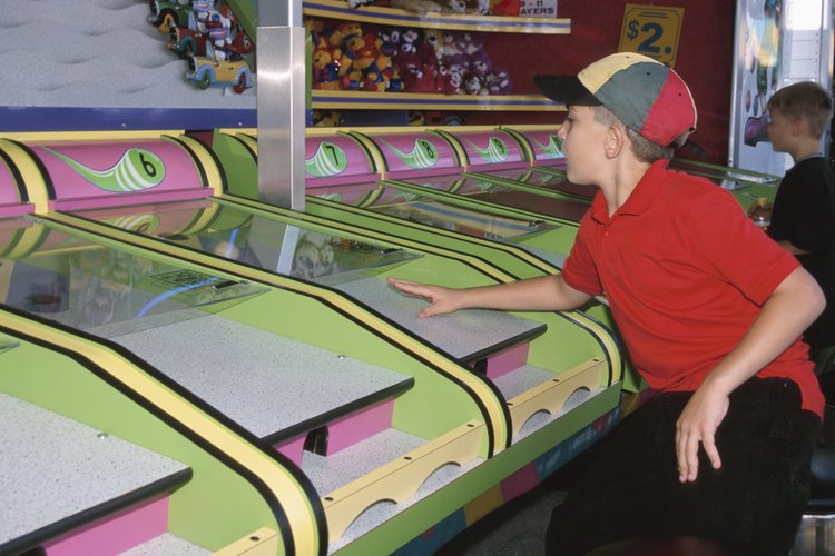 La sala de videojuegos está llena de diversión para los niños.