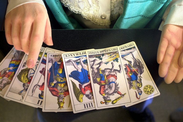 Las cartas de tarot pueden darte una perspectiva poderosa de tu pasado, presente o futuro.