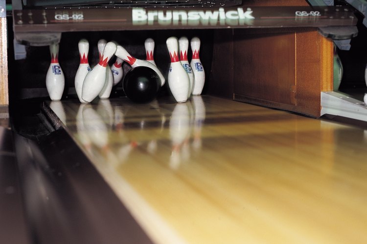 Bolos y una cena es una primera cita perfecta.
