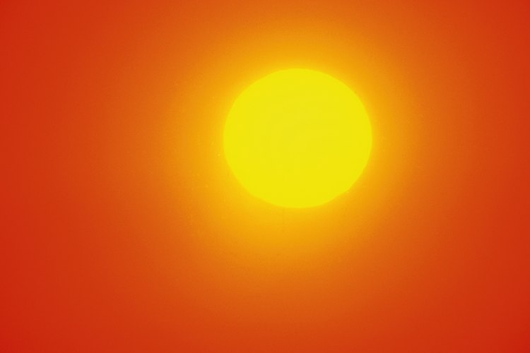 Los niños pueden investigar el calor del sol fabricando su propio horno solar en casa.