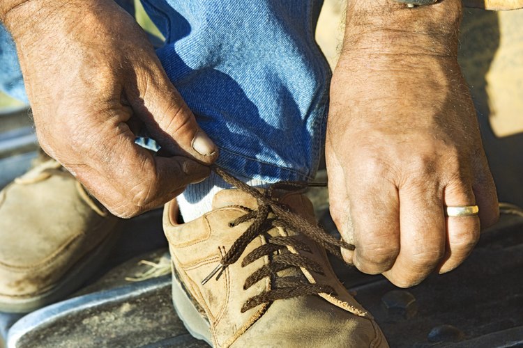 Los zapatos y las botas con suela de goma pueden ser realmente ruidosos.