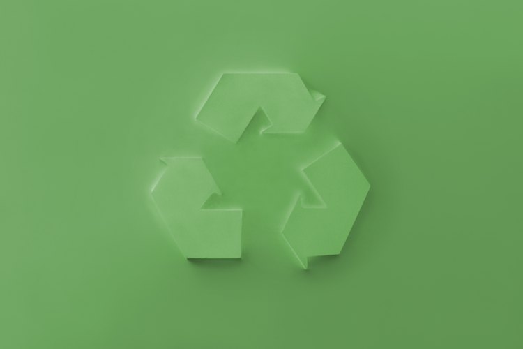 El reciclaje de papel resulta en una reducción neta de contaminantes del aire.