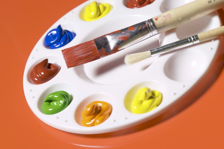 Aplica la pintura.