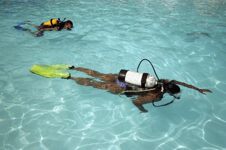 Convertirse en un instructor de buceo definitivamente no es el trabajo para alguien que busca hacerse rico.