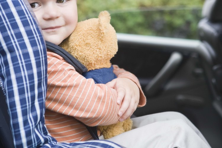 Las actividades planeadas con anticipación mantendrán a tu hijo entretenido en el viaje en auto.