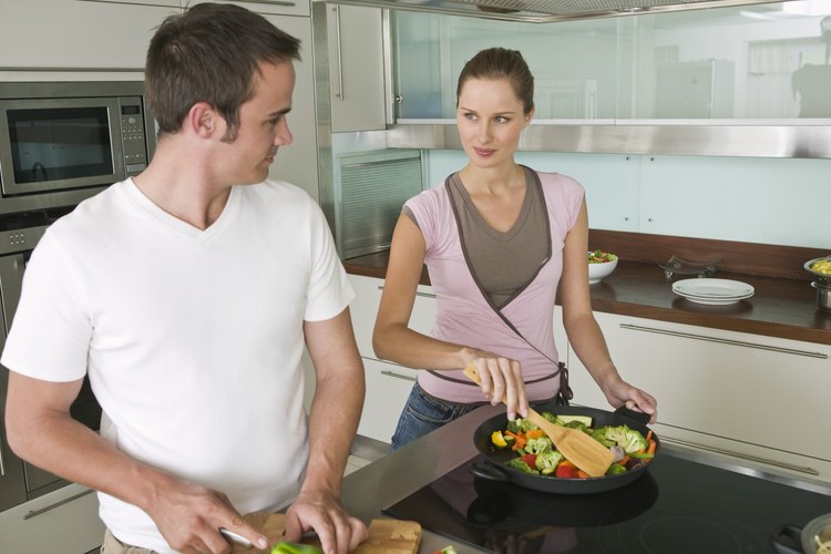 Prepara un revuelto en menos de 30 minutos como comida rápida y nutritiva.