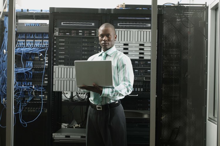 Los programadores e ingenieros son a menudo contratados como espías.