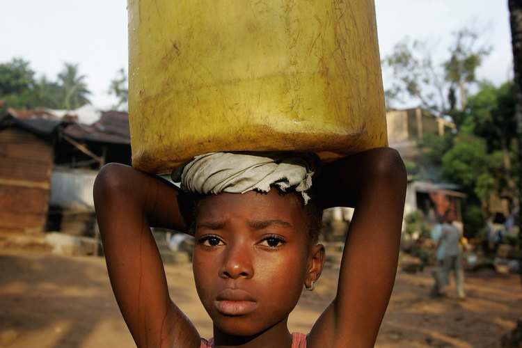 En Sierra Leona se obliga a las niñas a casarse a una edad muy temprana.