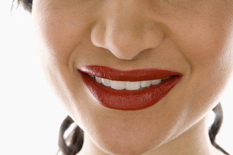La tinta para labios tiene menos brillo que un lápiz labial tradicional.