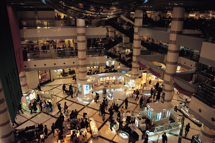 Si el centro comercial aún no tiene una, considera instalar un negocio allí.