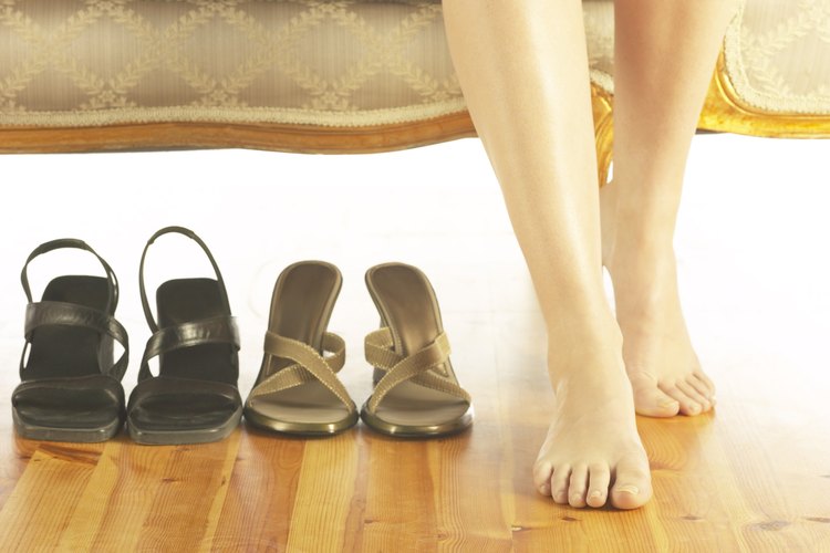 Si sufres dolor en las rodillas o en los pies, intenta usar zapatos con un soporte para el arco adecuado.