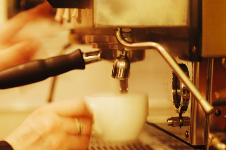 Los baristas deben ser capaces de ponerse de pie y caminar por largos períodos de tiempo.