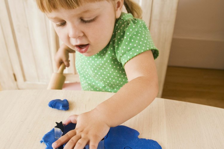 La plastilina es un gran juguete para la hipersensibilidad táctil.