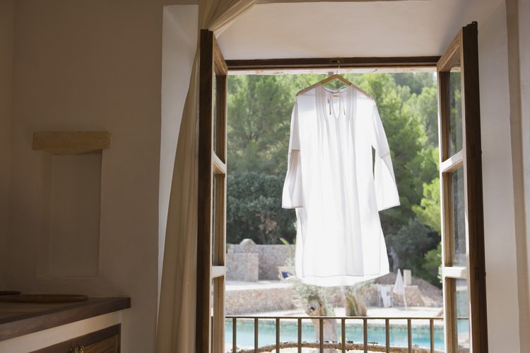 Quitar el agua dura ayudará a mantener tu ropa limpia y brillante.