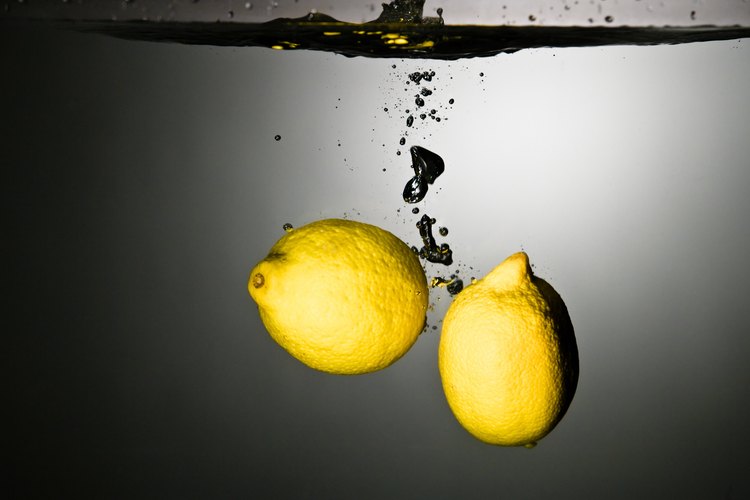 Los gusanos cortadores de cítricos pueden dejar marcas en los limones o dañar el fruto.