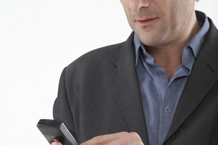 Las compañías podrían prohibir el uso de teléfonos celulares en el trabajo.