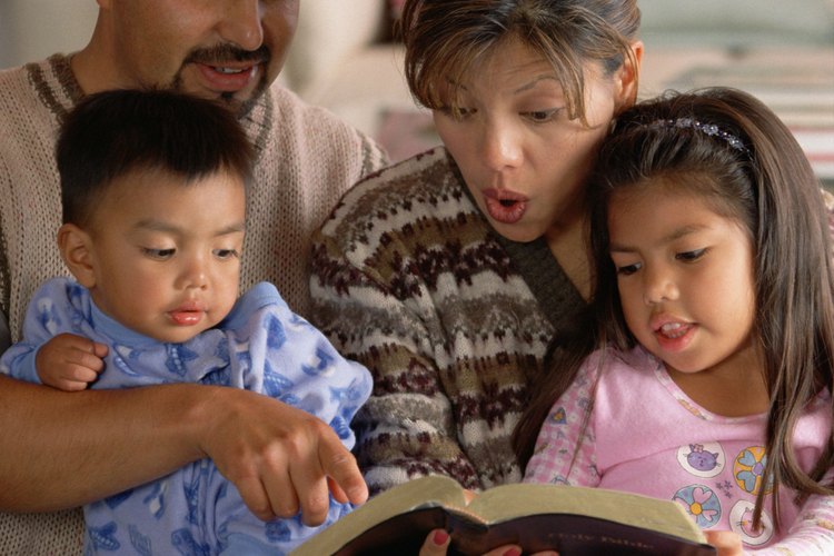 Enseña los valores cristianos a tus hijos durante la hora de cuentos.