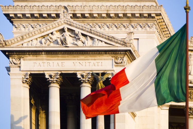 Italia tiene grandes depósitos de feldespato y mármol.