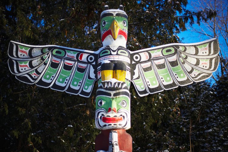Puedes ver al "Thunderbird" frecuentemente en los postes de tótem de los nativos norteamericanos.